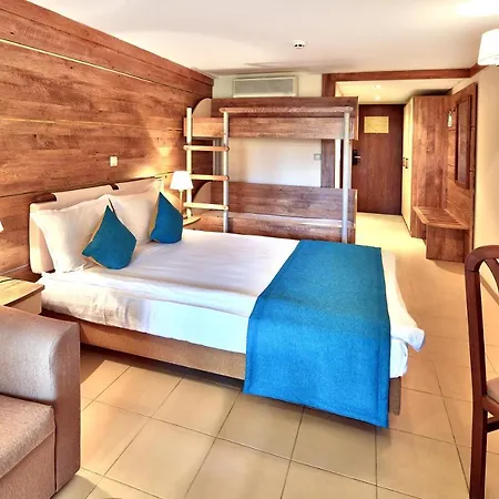 木兰酒店 3* 普里莫尔斯科